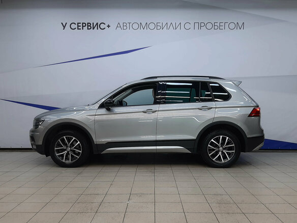 2018 Volkswagen Tiguan II, серебристый - вид 1