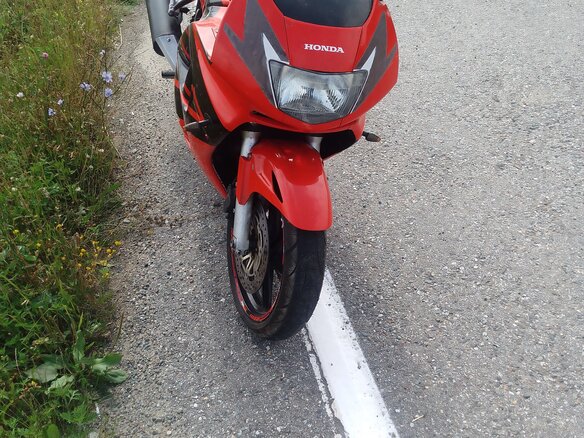 1998 Honda CBR 600F, красный, 320000 рублей