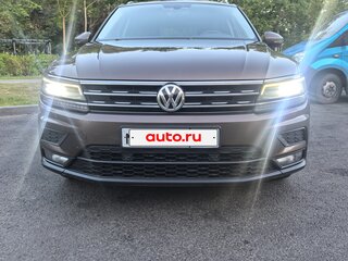 2017 Volkswagen Tiguan II, коричневый, 1790000 рублей, вид 2