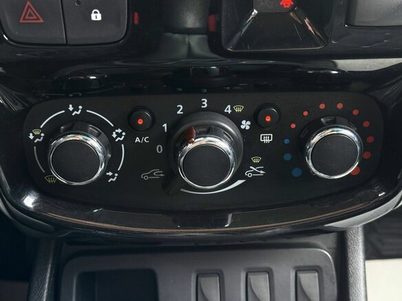 2017 Nissan Terrano III (D10), чёрный, 1082000 рублей - вид 17