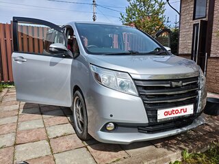 2016 Toyota Noah III (R80), серый, 1900000 рублей, вид 1