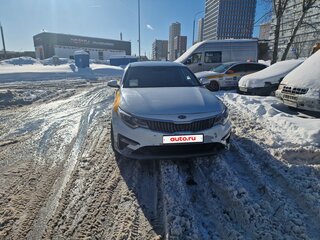 2019 Kia Optima IV Рестайлинг, белый, 1200000 рублей, вид 3