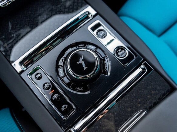 2025 Rolls-Royce Cullinan Black Badge I Рестайлинг (Series II), чёрный, 59990000 рублей - вид 39