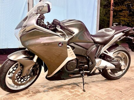 2012 Honda VFR 1200, серый, 950000 рублей, вид 2