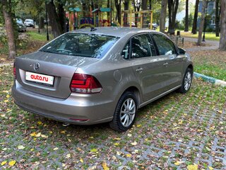 2018 Volkswagen Polo V Рестайлинг, бежевый, 1140000 рублей, вид 4