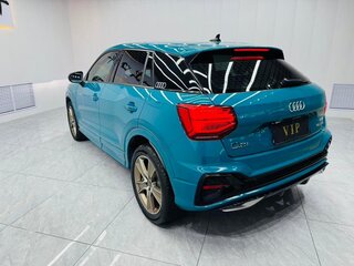 2023 Audi Q2 L 35 TFSI I Рестайлинг, зелёный, 1690000 рублей, вид 4