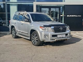 2015 Toyota Land Cruiser 200 Series Рестайлинг 1, серебристый, 3519000 рублей, вид 3