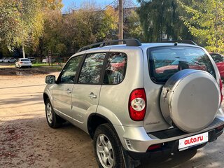 2012 Chevrolet Niva I Рестайлинг, серебристый, 549000 рублей, вид 4