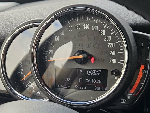2019 Mini Hatch Cooper III (F55/F56) Рестайлинг, зелёный, 2050000 рублей - вид 23
