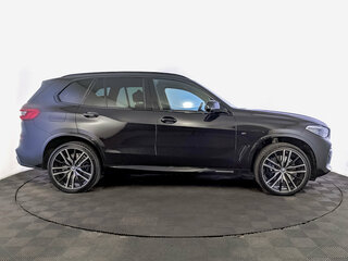 2019 BMW X5 50i IV (G05/G18), чёрный, 6814000 рублей, вид 4