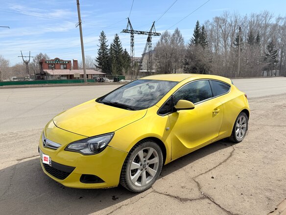 2013 Opel Astra GTC J Рестайлинг, жёлтый, 620000 рублей