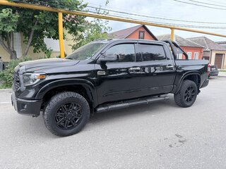 2019 Toyota Tundra CrewMax II Рестайлинг, чёрный, 5700000 рублей, вид 4