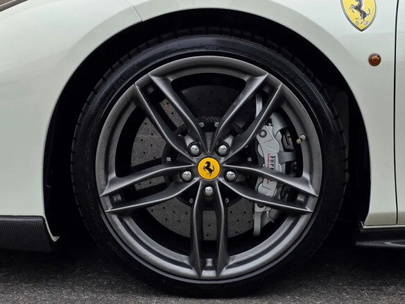 2019 Ferrari 488 Spider, зелёный, 20400776 рублей - вид 4