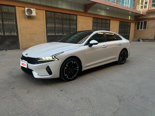 2020 Kia K5 III, белый, 1850000 рублей, вид 1