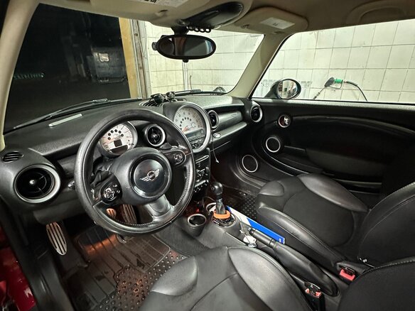 2013 Mini Hatch Cooper S II (R56) Рестайлинг, фиолетовый, 960000 рублей - вид 10