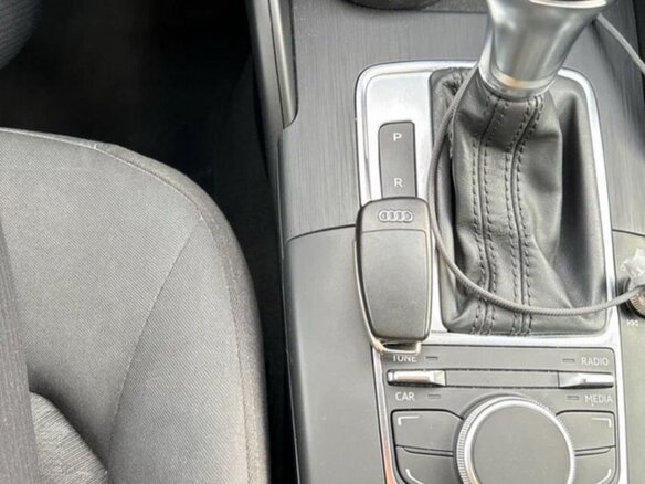 2014 Audi A3 III (8V), чёрный, 1300000 рублей - вид 10