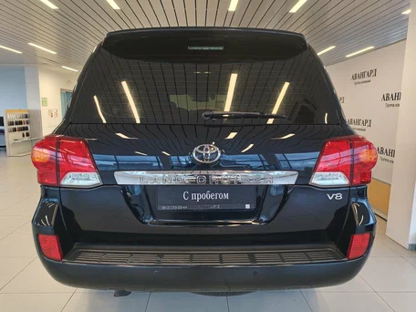 2015 Toyota Land Cruiser 200 Series Рестайлинг 1, чёрный, 3890000 рублей, вид 4