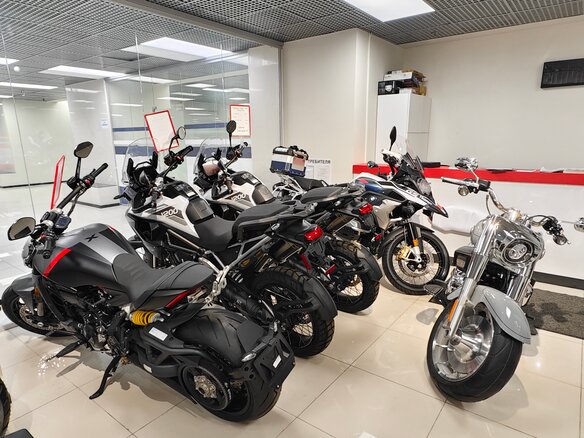 2022 Triumph Speed Triple, серый, 1380000 рублей - вид 19