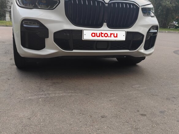 2020 BMW X5 M50i IV (G05/G18), белый, 7100000 рублей - вид 1