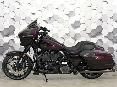 2025 Harley-Davidson CVO Street Glide, фиолетовый, 4499000 рублей, вид 4