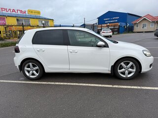 2012 Volkswagen Golf VI, белый, 900000 рублей, вид 3