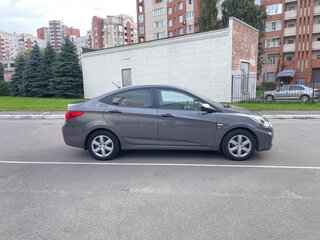 2012 Hyundai Solaris I, серый, 895000 рублей, вид 4