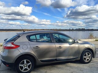 2012 Renault Megane III Рестайлинг, бежевый, 600000 рублей, вид 3