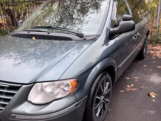 2005 Chrysler Town & Country IV Рестайлинг, серый, 870000 рублей, вид 1
