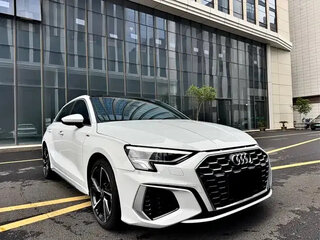 2023 Audi A3 Sportback 35 TFSI IV (8Y), белый, 1870000 рублей, вид 1