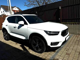 2020 Volvo XC40 I, белый, 2099000 рублей, вид 2