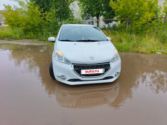 2013 Peugeot 208 I, белый, 600000 рублей - вид 5