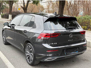 2023 Volkswagen Golf VIII, чёрный, 1517000 рублей, вид 4