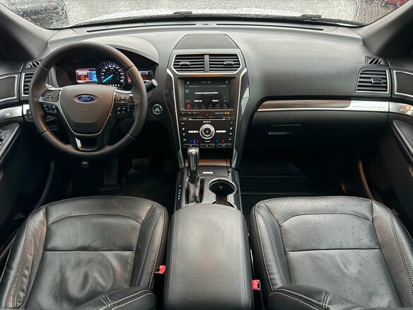 2017 Ford Explorer V Рестайлинг 2, белый, 2700000 рублей - вид 11