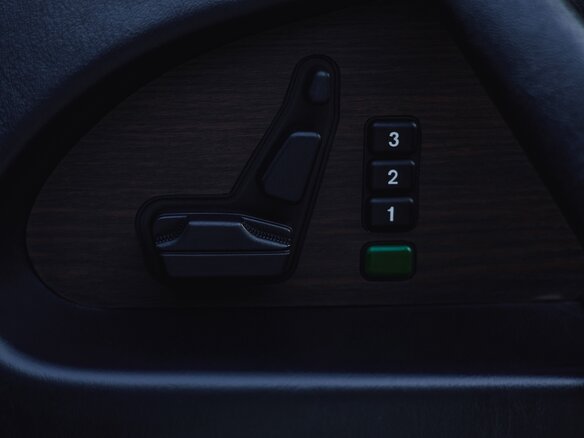 1992 Mercedes-Benz S-Класс 300 III (W140), белый, 2780000 рублей - вид 24