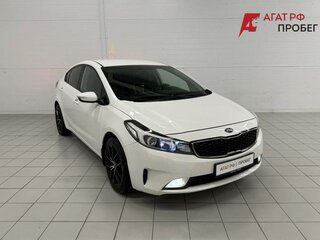 2019 Kia Cerato III Рестайлинг (Classic), белый, 1650000 рублей, вид 3