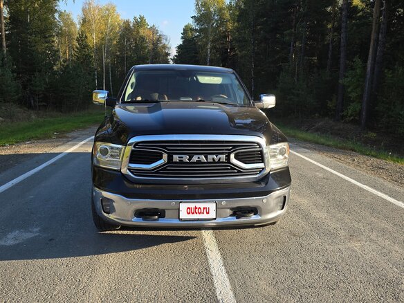 2018 Ram 1500 Crew Cab IV (DS/DJ), чёрный, 4950000 рублей - вид 2