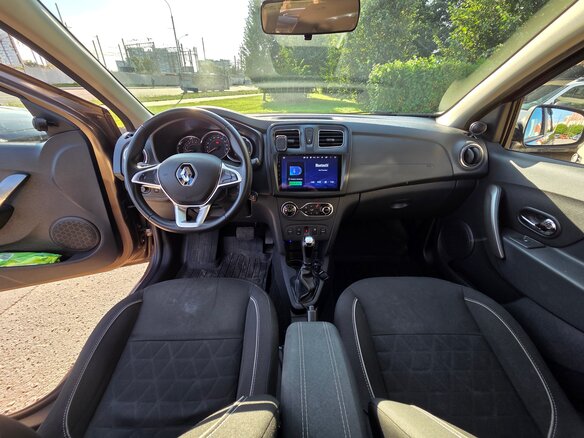 2019 Renault Logan Stepway II Рестайлинг, коричневый, 920000 рублей - вид 9