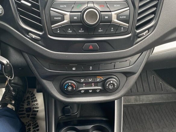 2019 Lada (ВАЗ) Vesta SW I, чёрный, 1020000 рублей - вид 10