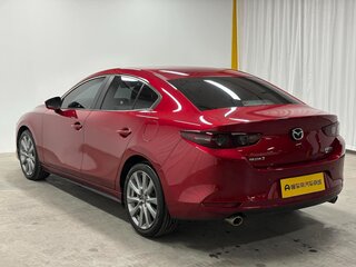 2022 Mazda 3 Axela IV (BP), красный, 1550000 рублей, вид 4