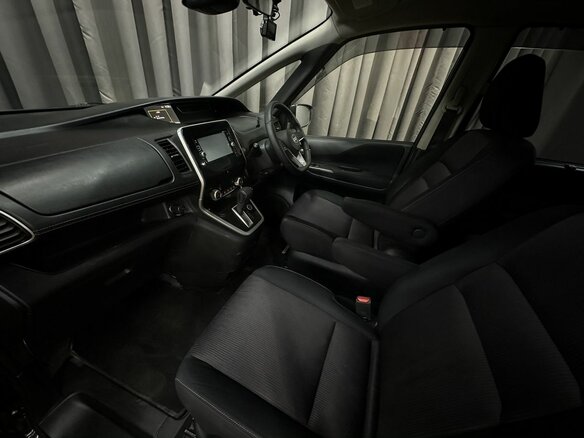2017 Nissan Serena V (C27), чёрный, 1499777 рублей - вид 12