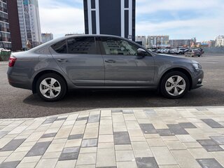 2019 Skoda Octavia III (A7) Рестайлинг, серый, 2150000 рублей, вид 4
