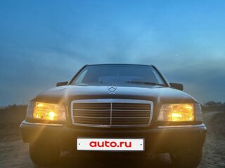 1994 Mercedes-Benz C-Класс 220 I (W202), зелёный, 370000 рублей, вид 3