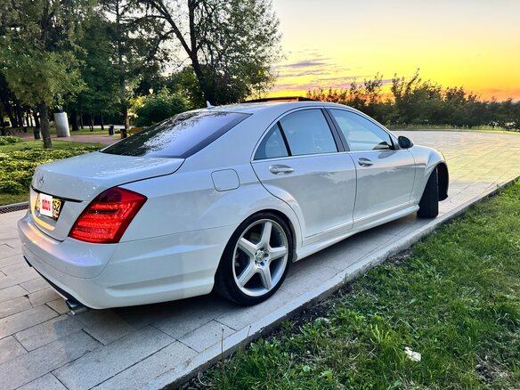 2008 Mercedes-Benz S-Класс 500 V (W221), белый, 2100000 рублей - вид 7