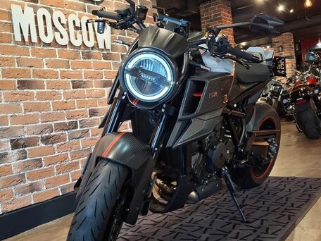 2024 KTM 1290 Super Duke R Evo, серый, 3800000 рублей, вид 4
