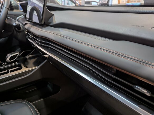 2024 Geely Okavango I Рестайлинг, серый - вид 14