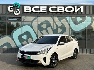 2021 Kia Rio IV Рестайлинг, белый, 1485000 рублей, вид 1