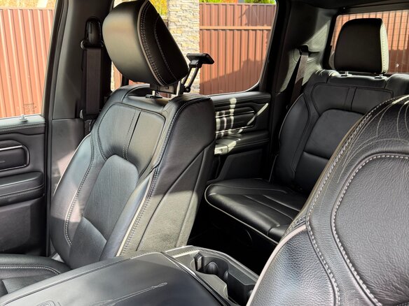 2021 Ram 1500 Crew Cab eTorque V, серый, 7500000 рублей - вид 7