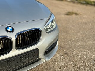 2018 BMW 1 серии 118i II (F20/F21) Рестайлинг 2, серебристый, 1650000 рублей, вид 5