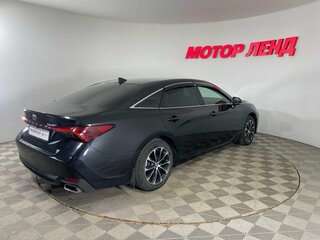 2022 Toyota Avalon V, чёрный, 2870000 рублей, вид 4