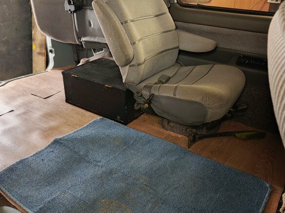 1992 Nissan Serena I (C23), синий, 490000 рублей - вид 20